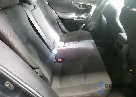 2021 Toyota Rav4 Le z USA, uszkodzony, nr VIN 2T3G1RFV3MC246076